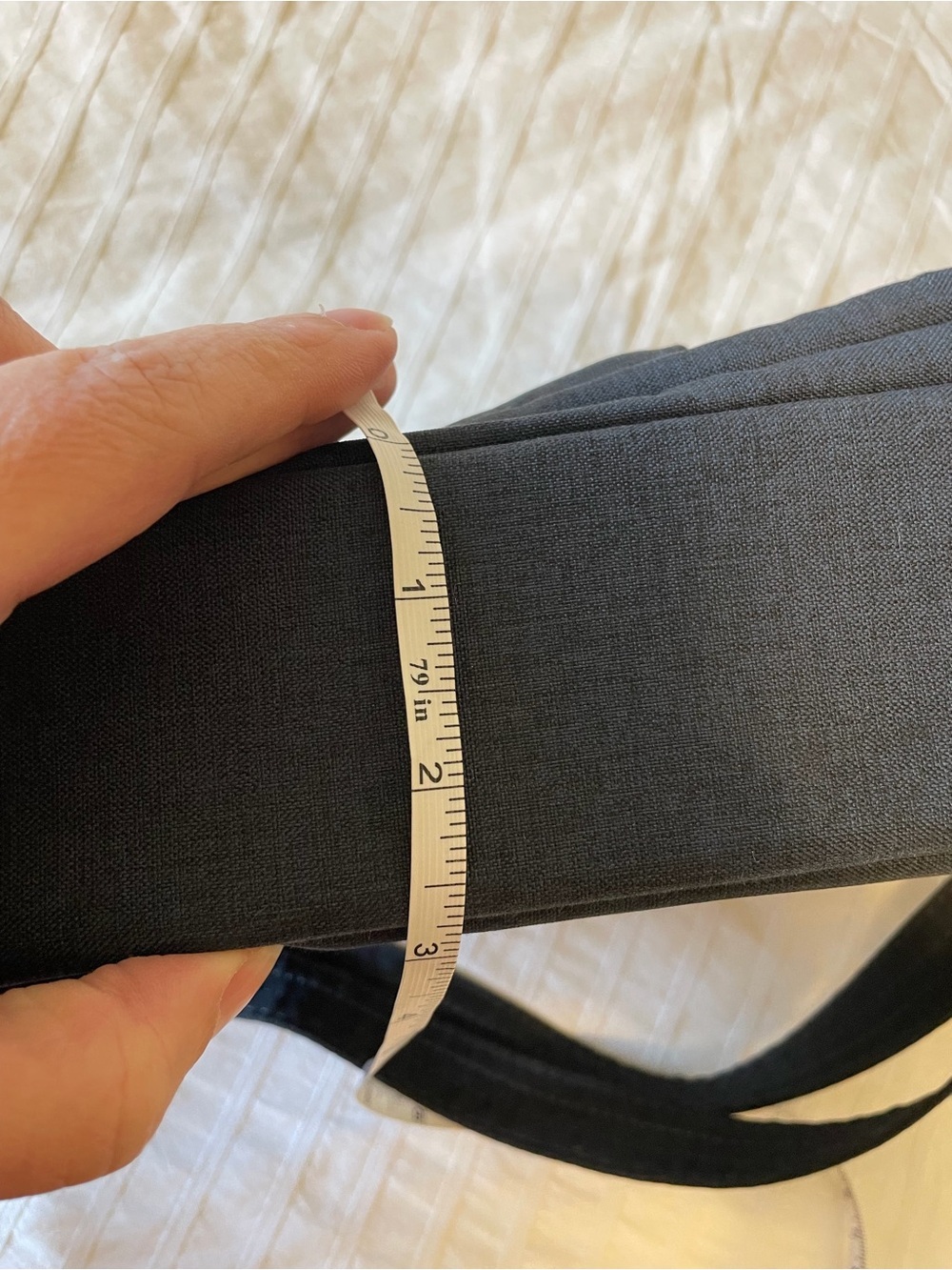 LUG- Scoop Crossbody - Picture 7 of 7